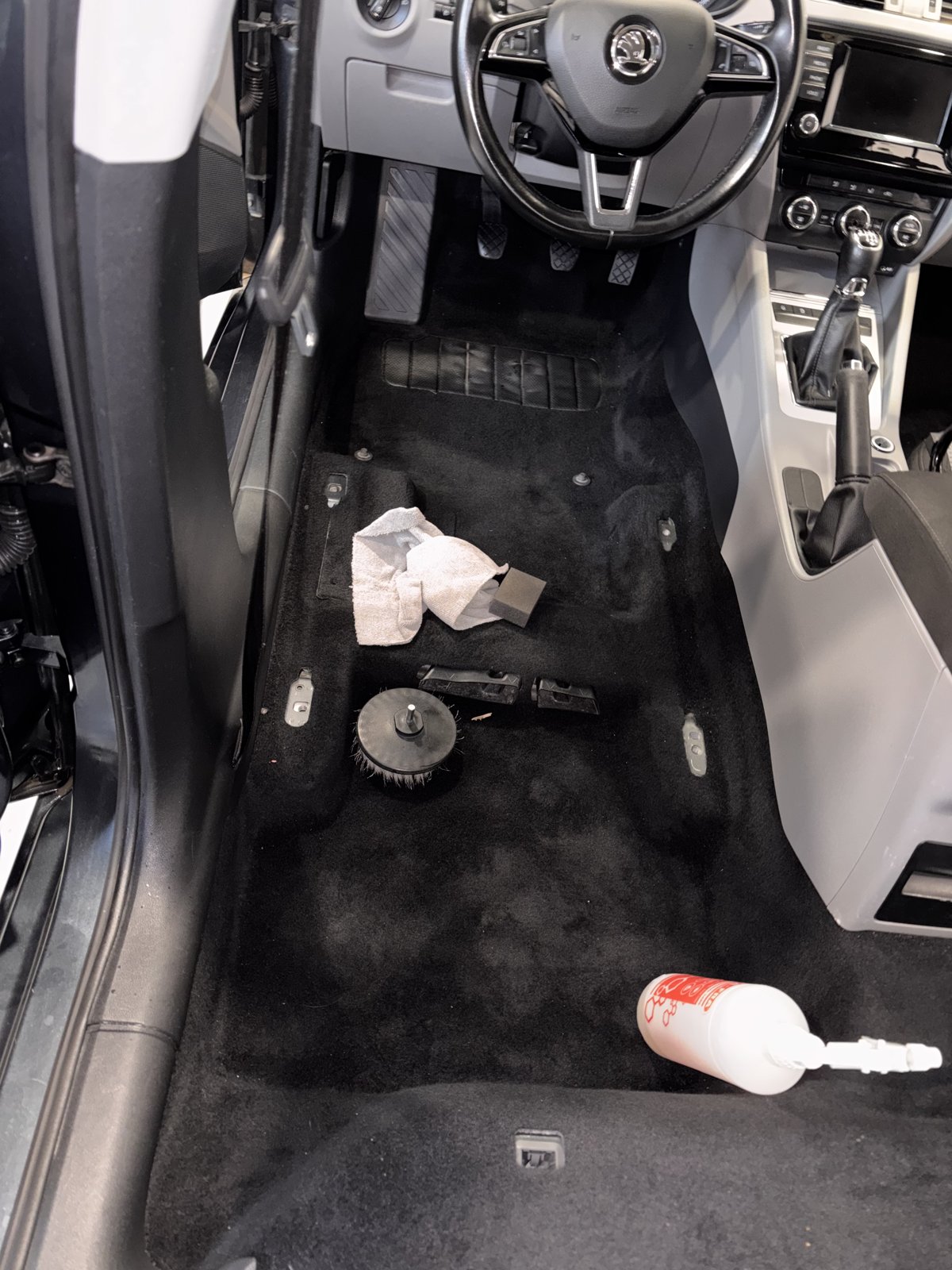 Detailing auto București — interior auto restaurat profesional de Capetanos Detailing