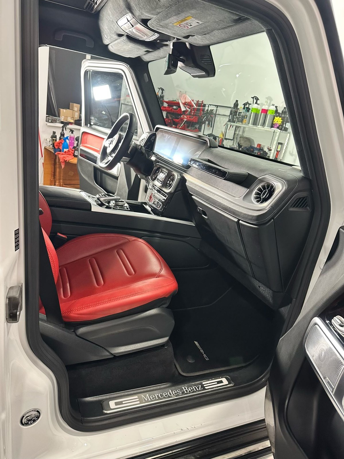 Detailing auto București — Mercedes G-Class · cockpit