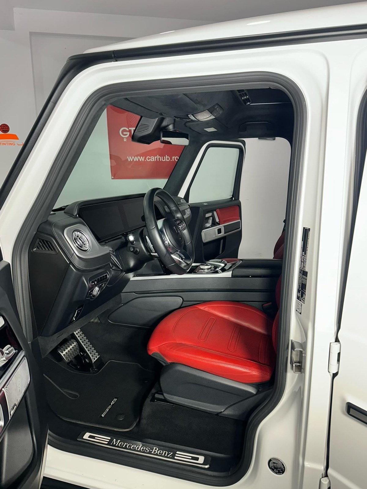 Detailing auto București — Mercedes G-Class · detaliu interior